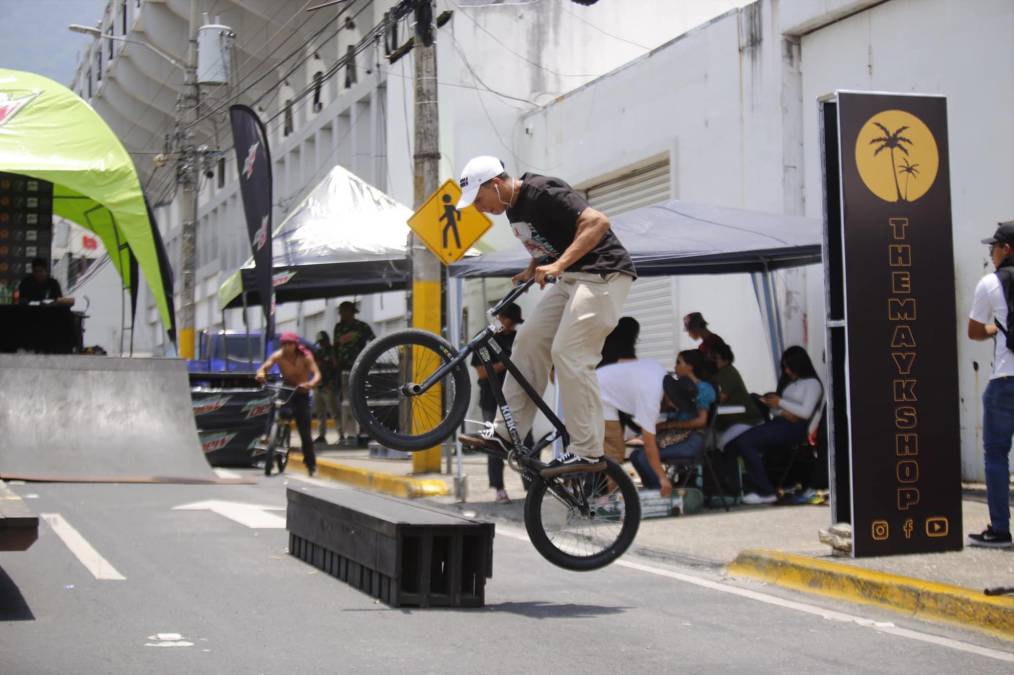 Llegaron desde varias partes del país.