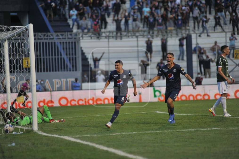 Kevin López se encargó de poner el segundo gol del Motagua. Fue la séptima diana del veloz jugador de los azules en la presente campaña.