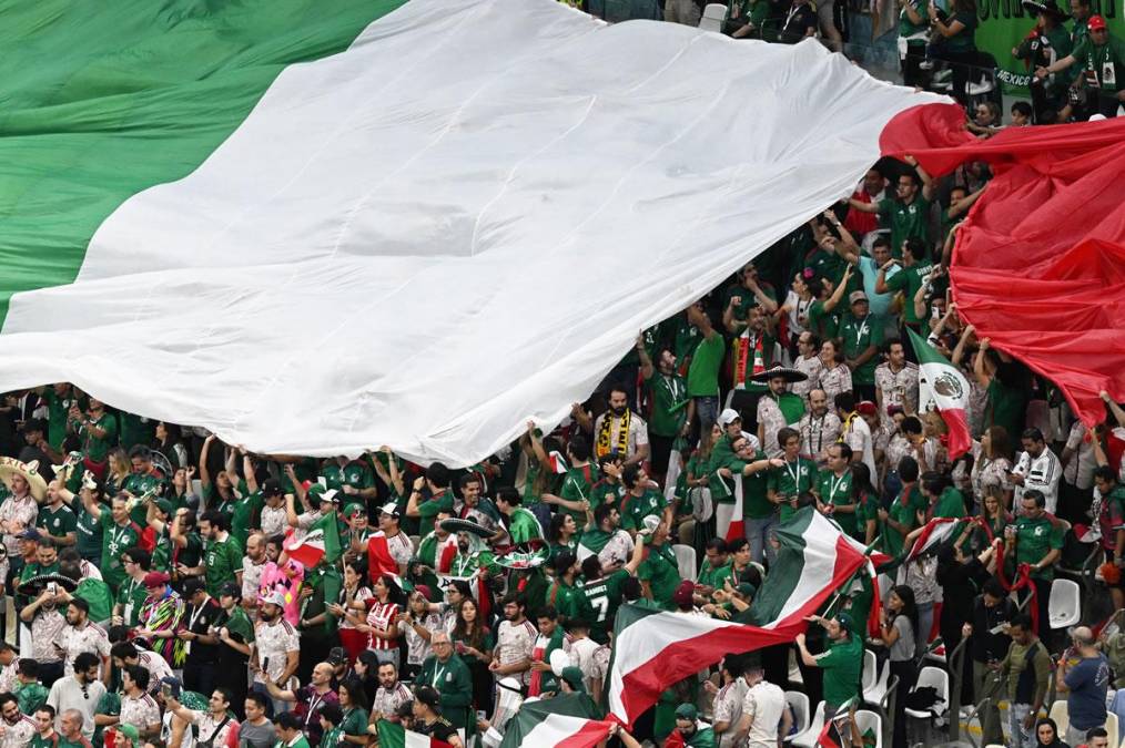 Los aficionados mexicanos pusieron el ambiente en el partido contra Arabia Saudita.