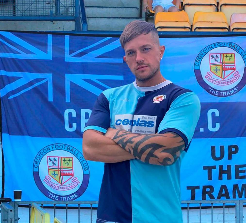 “Ollie era un guerrero en el campo y dio el 100% cada vez que representó al Croydon”, ha añadido el Croydon FC en su comunicado.