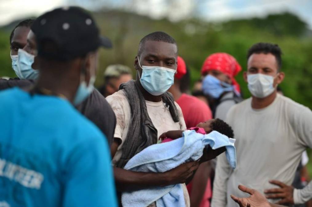 Un portavoz del Instituto Nacional de Migración de Honduras dijo a Efe que los inmigrantes son de 'Angola, Cuba, Costa de Marfil, Haití, Ghana y Guinea', y estaban varados desde marzo pasado en la ciudad de Choluteca, departamento del mismo nombre en el sur de ese país. AFP