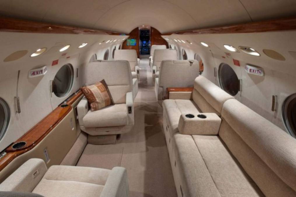 El interior del avión privado de Messi es un compendio de diferentes lujos.