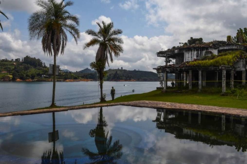 Así luce mansión de Pablo Escobar tras 25 años de abandono