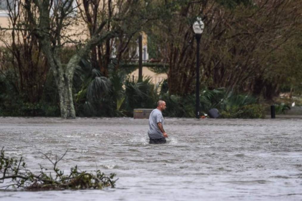 Algunas de las peores inundaciones tenían lugar en Pensacola, una pequeña localidad costera de cerca de 52.000 habitantes.