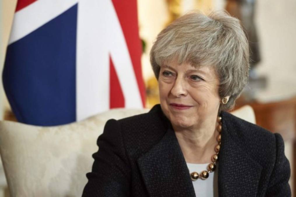 11. Theresa May, en la cuerda floja por el brexit.<br/><br/>Dada por políticamente muerta en incontables ocasiones desde que llegó al poder hace dos años y medio, el futuro de la primera ministra británica, Theresa May, anda de un hilo. Fiel a su reputación de testaruda, esta política de 62 años que proyecta una imagen de frialdad un poco mecánica se declaró “decidida a terminar la tarea” de sacar a Reino Unido de la UE.<br/><br/>Sin embargo, el acuerdo de brexit que negoció con Bruselas, y que defiende como “el mejor posible”, sigue enfrentando un duro rechazo en el Parlamento y si este lo acaba tumbando en la votación de ratificación, la posición de May, quien llegó al poder en 2016 sucediendo a David Cameron, volvería rápidamente a verse en entredicho.