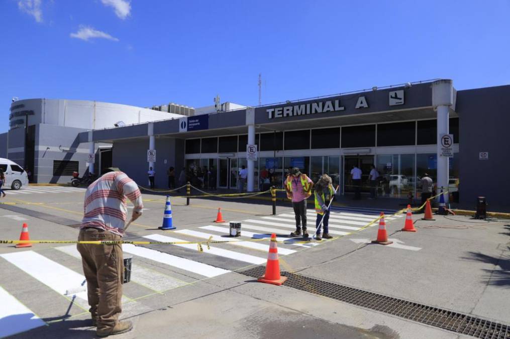 Estancado luce el aeropuerto internacional Ramón Villeda