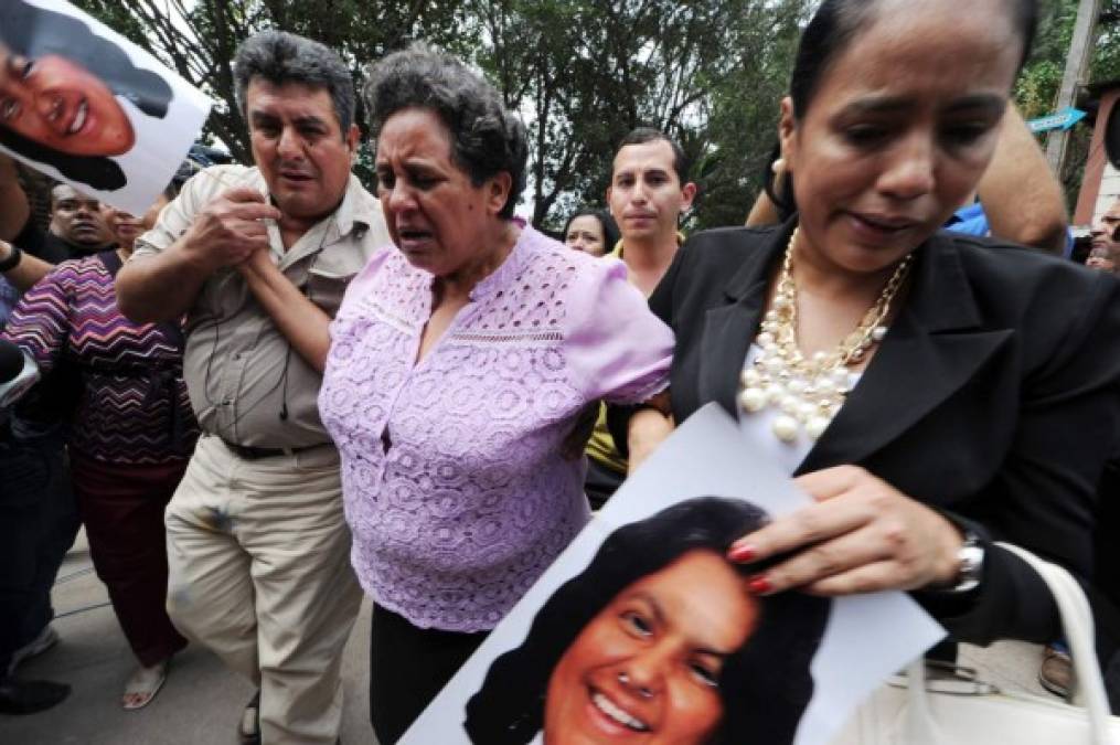 Fue galardonada con el Premio Medioambiental Goldman, el máximo reconocimiento mundial para activistas de medio ambiente.