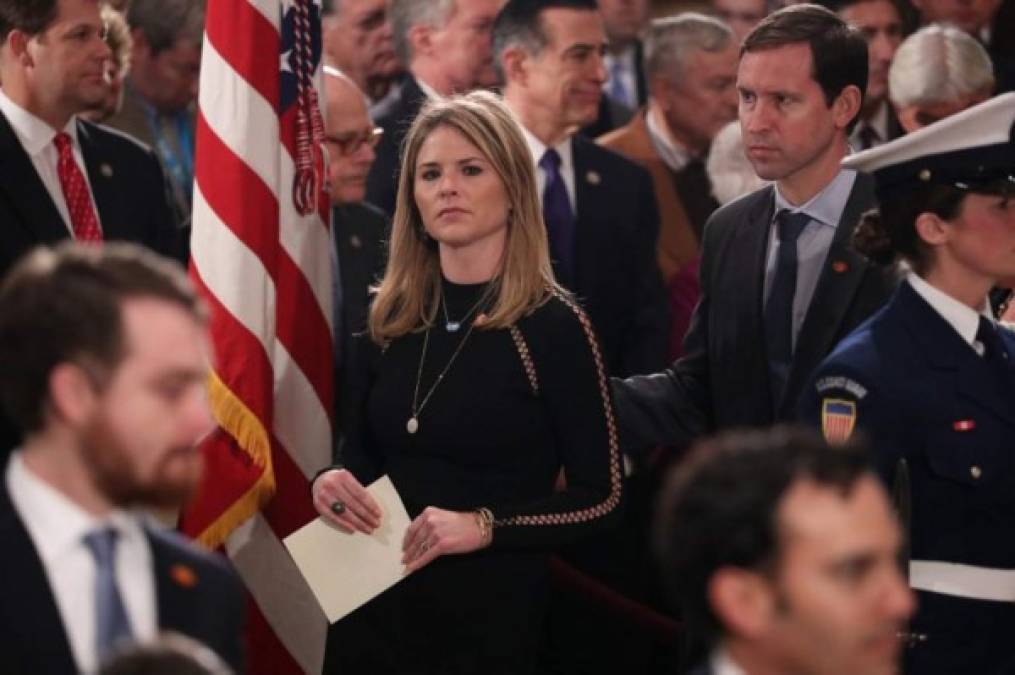 Los nietos del exmandatario también fueron el centro de atención en el funeral, entre estos Jenna Bush Hager, una de las hijas gemelas de Bush hijo.