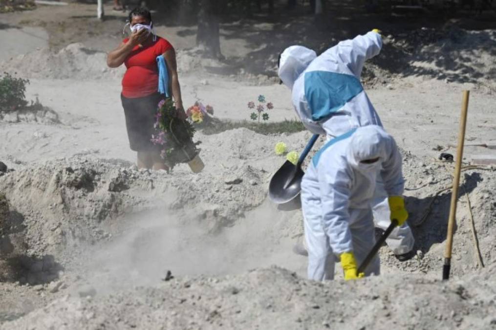 Los sepultureros contarán con el apoyo de efectivos del ejército salvadoreño.