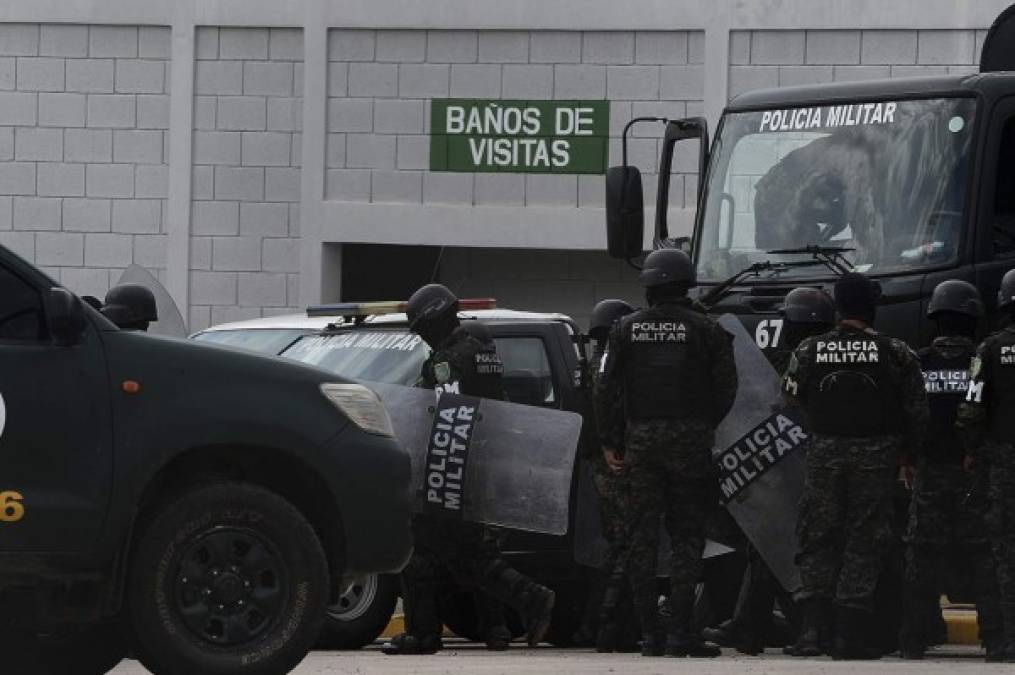 Contingentes de Policía Militar del Orden Público (PMOP) asistieron en las labores de penitenciarios en Morocelí. Foto: AFP