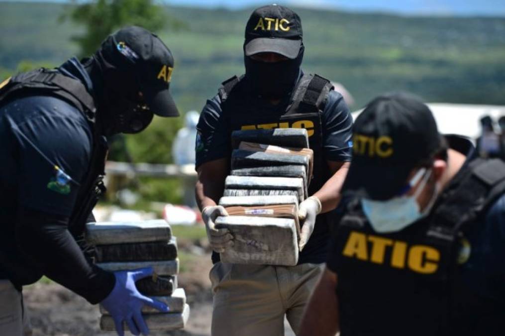 La droga incinerada este viernes fue decomisada en La Mosquitia el pasado mes de mayo.