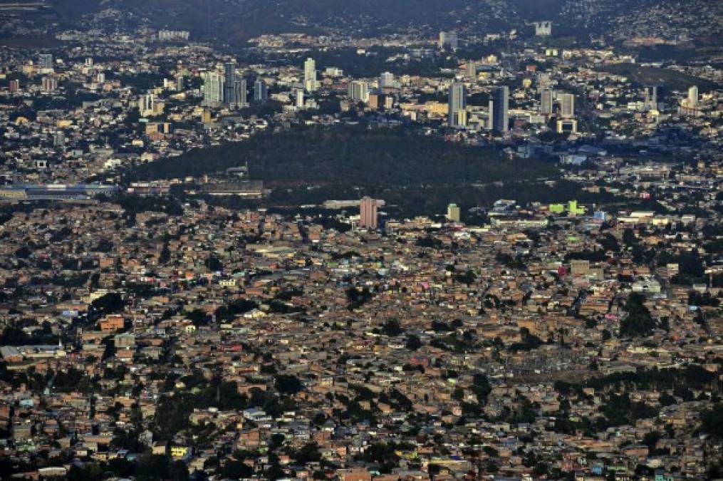 Honduras<br/><br/>Diversos sectores de Honduras oficializaron la fase cero de la reactivación de la economía (Del primero al 7 de junio), para comenzar gradualmente la reapertura de negocios por regiones y etapas.