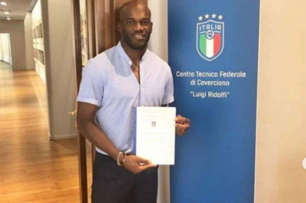 David Suazo ya se pudo graduar como entrenador élite con título UEFA Pro. El catracho se une a la lista de los grandes entrenadores en Europa.