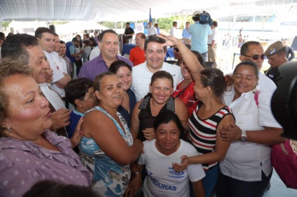 Los pobladores de Chamelecón agradecieron por la obra al Presidente Juan Orlando Hernández.