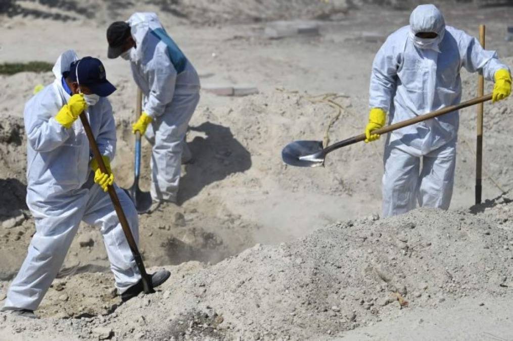 La iniciativa de tener disponibles 118 fosas en el cementerio municipal monseñor Óscar Arnulfo Romero es en 'previsión ante una desafortunada pérdida', en el marco de la emergencia nacional por la pandemia, consignó por medio de un comunicado la Alcaldía de San Salvador.