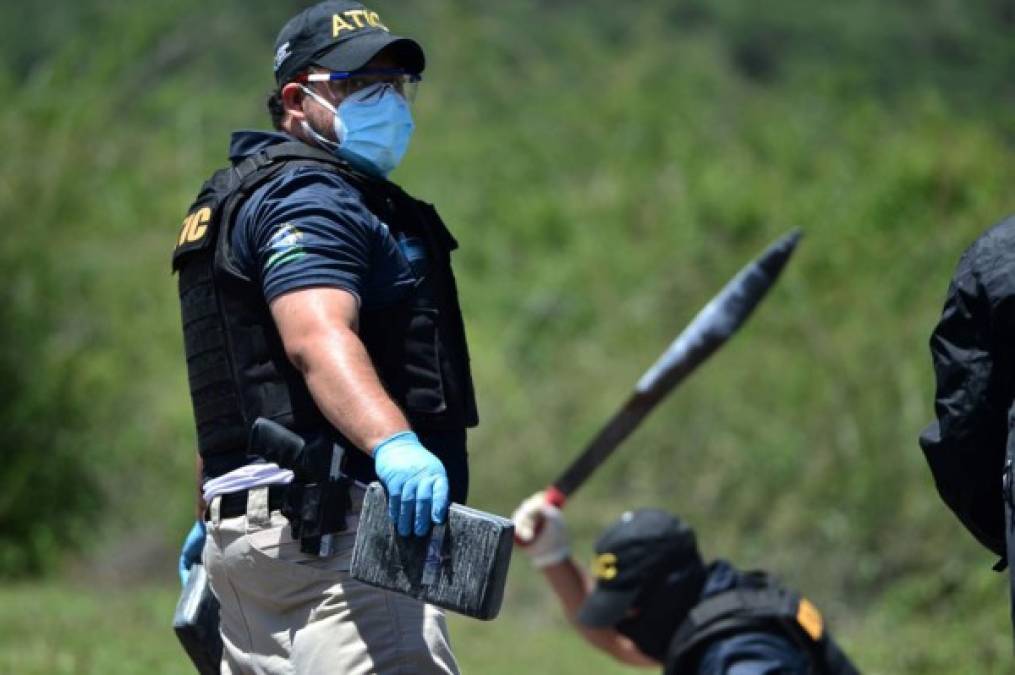 Se construyeron narcopistas y se incursionó en el uso de GPS para facilitar la descarga de la droga en el mar.Honduras entró al proceso de ser un país de tránsito a convertirse en bodega y de bodega ha pasado a producir la droga.