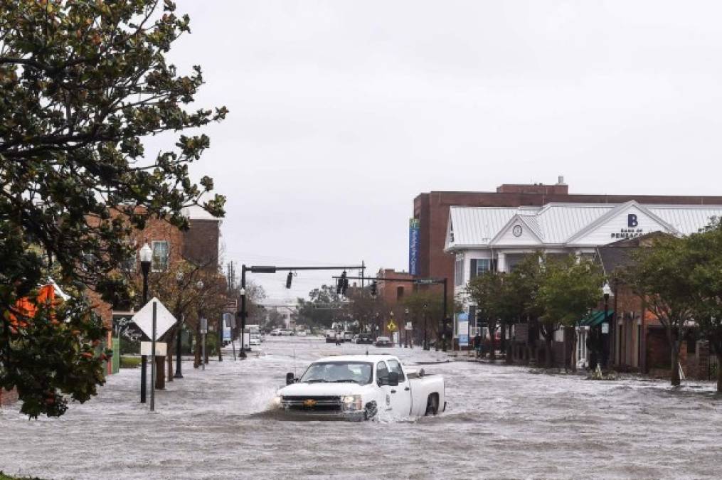Sally, el último huracán en tocar tierra en el sur de EEUU, dejó dos muertos y catastróficas inundaciones en Florida, Alabama, Luisiana y Georgia.