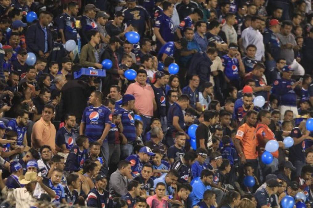 La afición del Motagua abarrotó el estadio Nacional de Tegucigalpa.