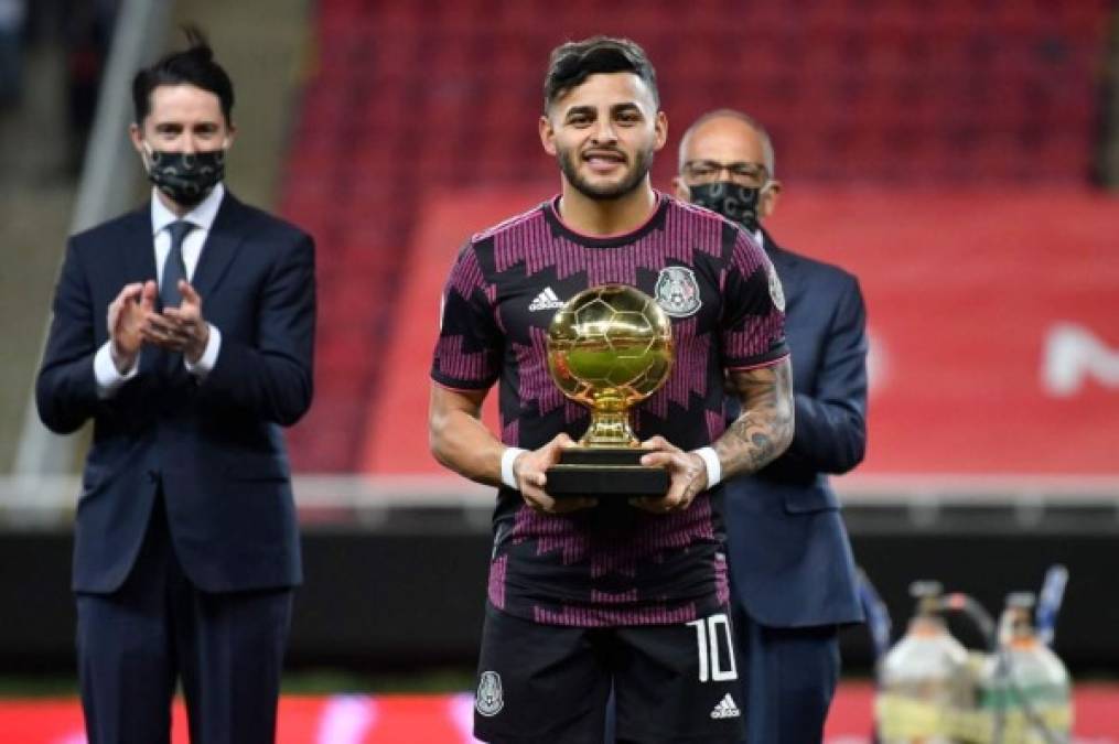 Alexis Vega - El delantero brilló con la Selección Mexicana y fue pieza clave para el boleto a los Juegos Olimpicos de Tokio 2021. Fue elegido MVP del Preolímpico.