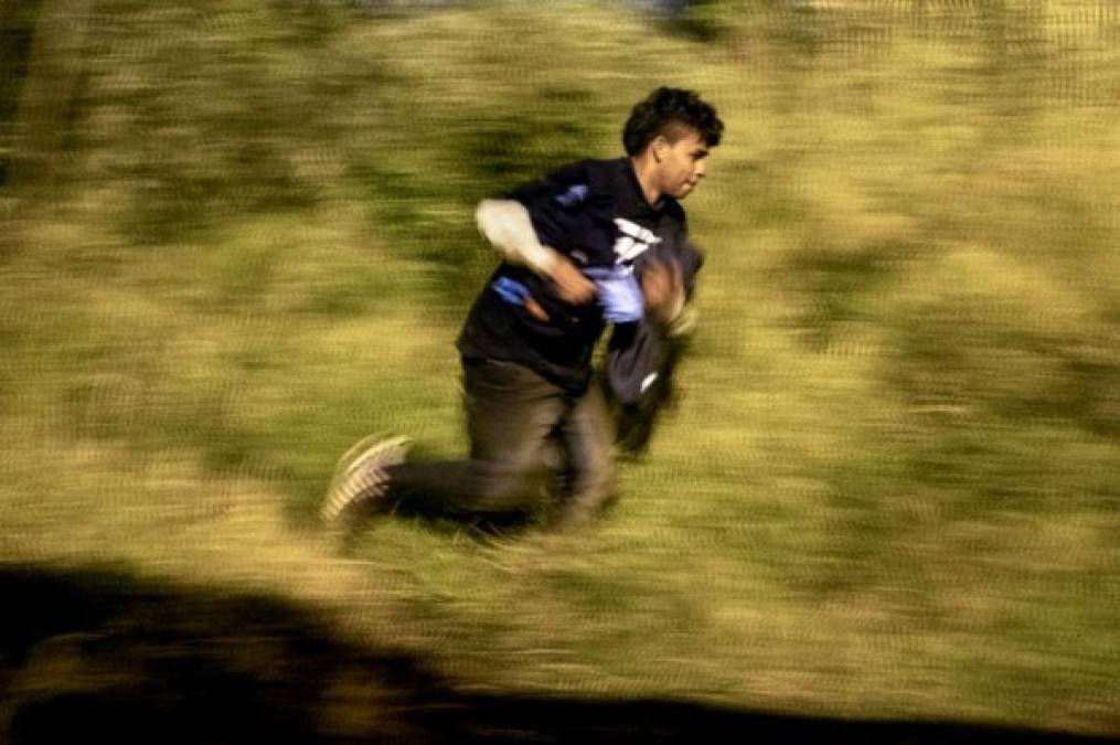 Ese miedo empuja a algunos a tomar medidas desesperadas para entrar a suelo estadounidense.