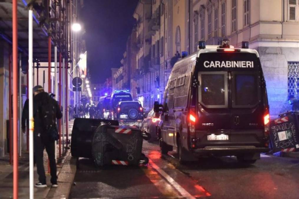 Durante los enfrentamientos un policía ha resultado herido y dos manifestantes fueron detenidos, según los medios italianos.