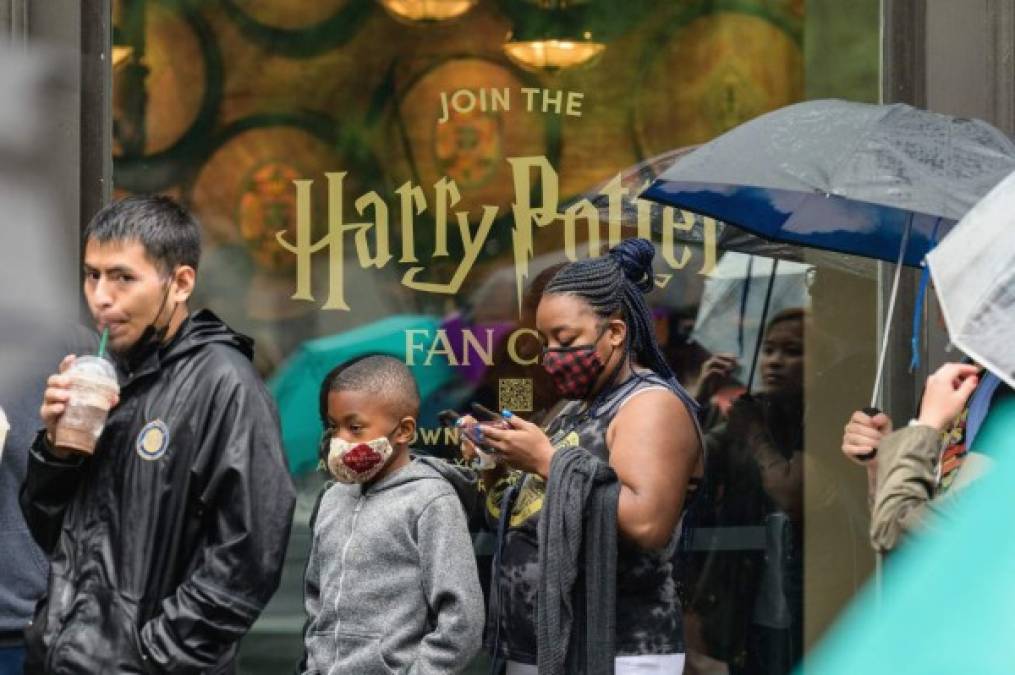 La mayor tienda de Harry Potter debía abrir el verano boreal pasado pero su inauguración fue aplazada debido a la pandemia de coronavirus.