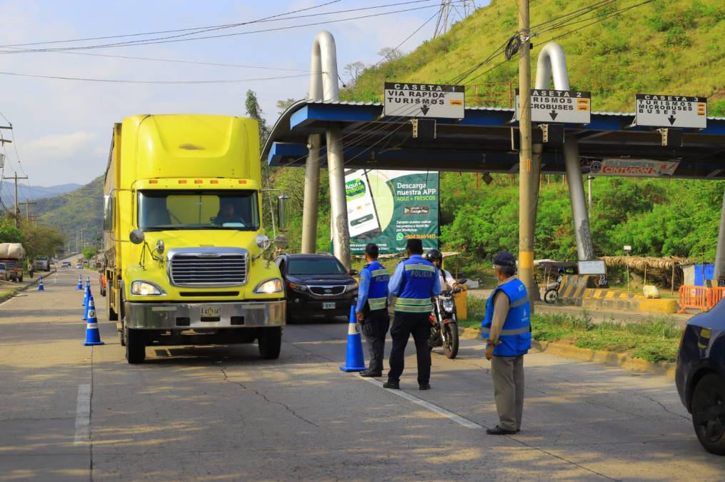 Operativos en entradas de San Pedro Sula para resguardar retorno de veraneantes (Fotos)