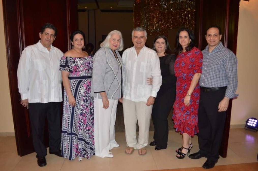 Javier y Nadia Vega, Naval, Yaudeth y Carolina Burbara, Siham y Edgardo Larach.