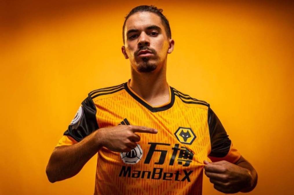 El Wolverhampton, que fichó hace solo unos días a Fábio Silva, otra joya del fútbol portugués, anunció la incorporación de Vítor Ferreira, otra joven promesa del país luso.<br/><br/>Con solo 20 años, Vítor Ferreira es un pivote defensivo que ya ha disputado varios partidos con el primer equipo del Oporto antes de firmar con el cuadro británico. Llega cedido con una opción de compra de 20 millones.