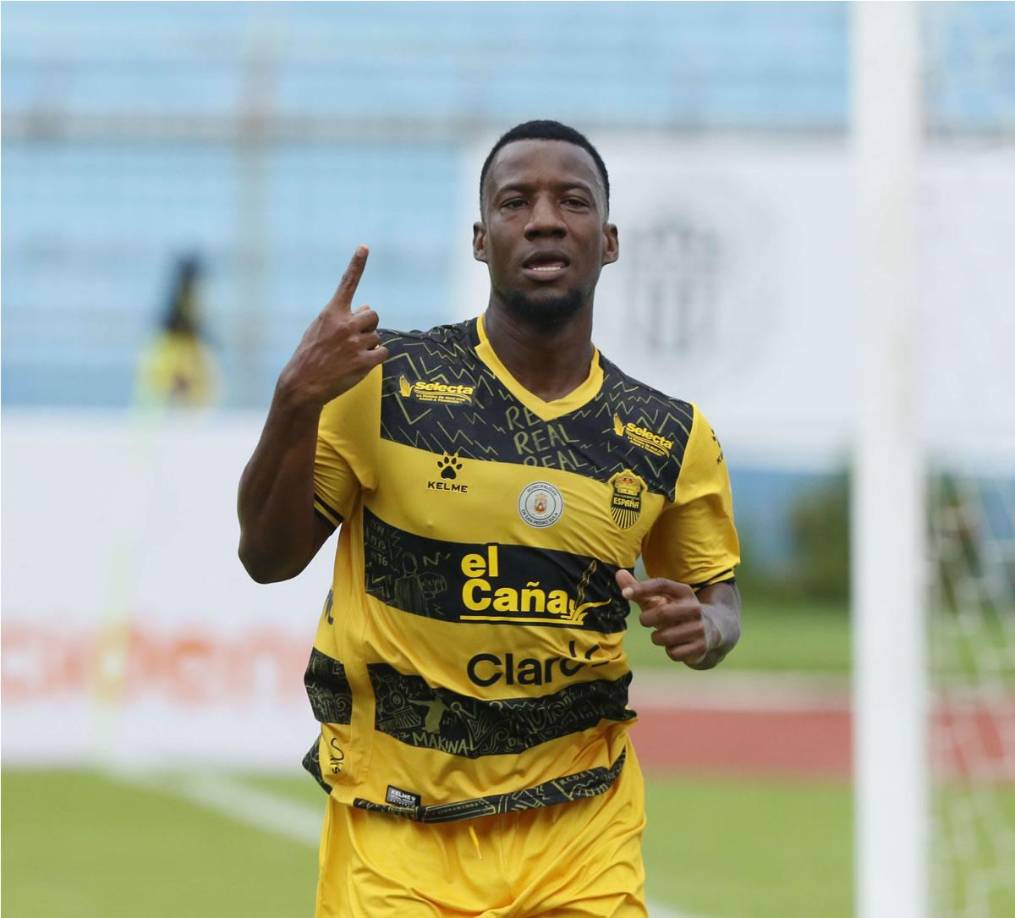 6. Darixon Vuelto: El extremo de pierna zurda estuvo en la última ventana con la Bicolor, siendo una de las sorpresas. Sin embargo, no vio minutos ante Cuba. Es otra de las opciones para reemplazar a Quioto.