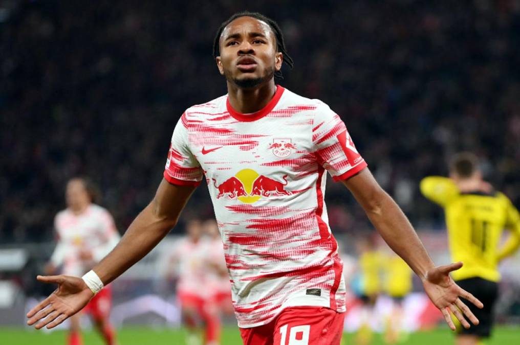 Christopher Nkunku (RB Leipzig) - El centrocampista francés de 24 años tiene un valor de mercado de 65 millones de euros y brilla en el club alemán.