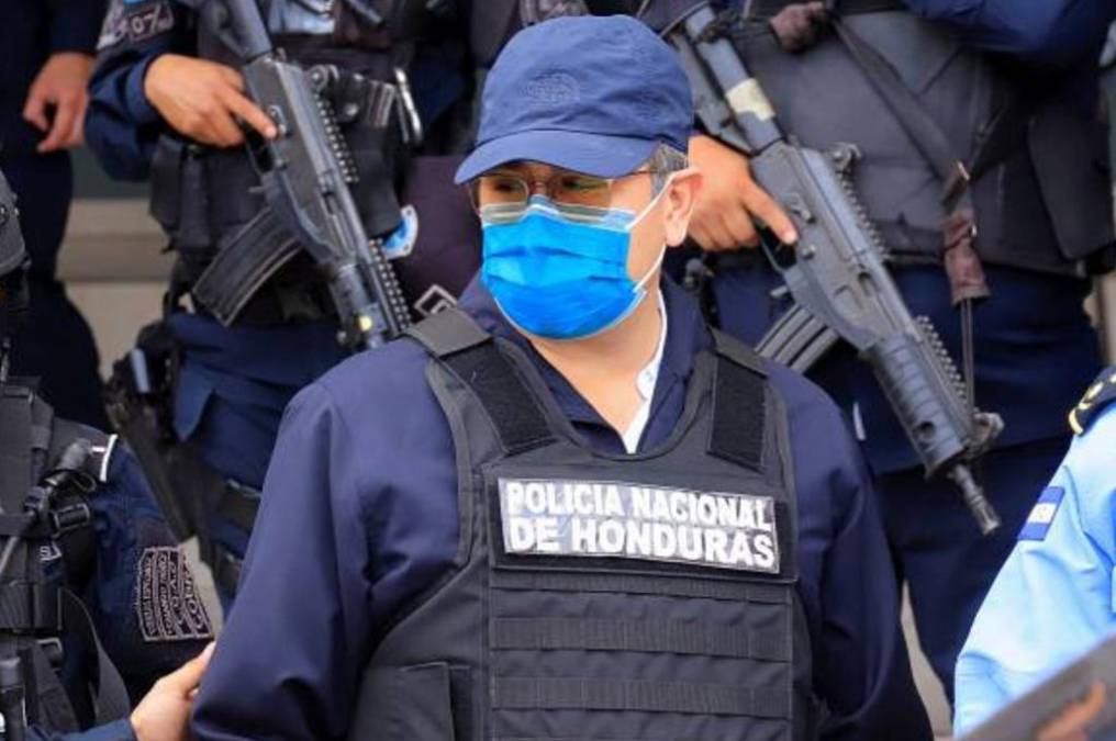 “Así te quería ver, delincuente, narcotraficante”, le gritan hondureños a Juan Orlando Hernández