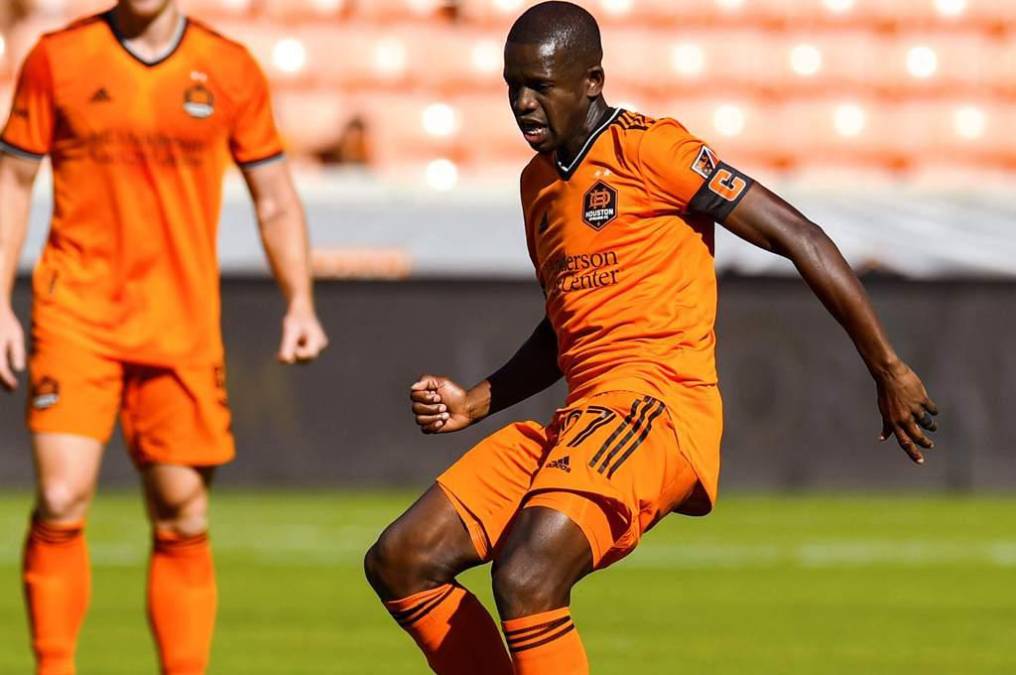 El veterano mediocampista hondureño se despidió del Houston Dynamo., después de 10 años en esa entidad de la MLS. Se desconoce su futuro, aunque no se descarta un retorno a OIimpia. 