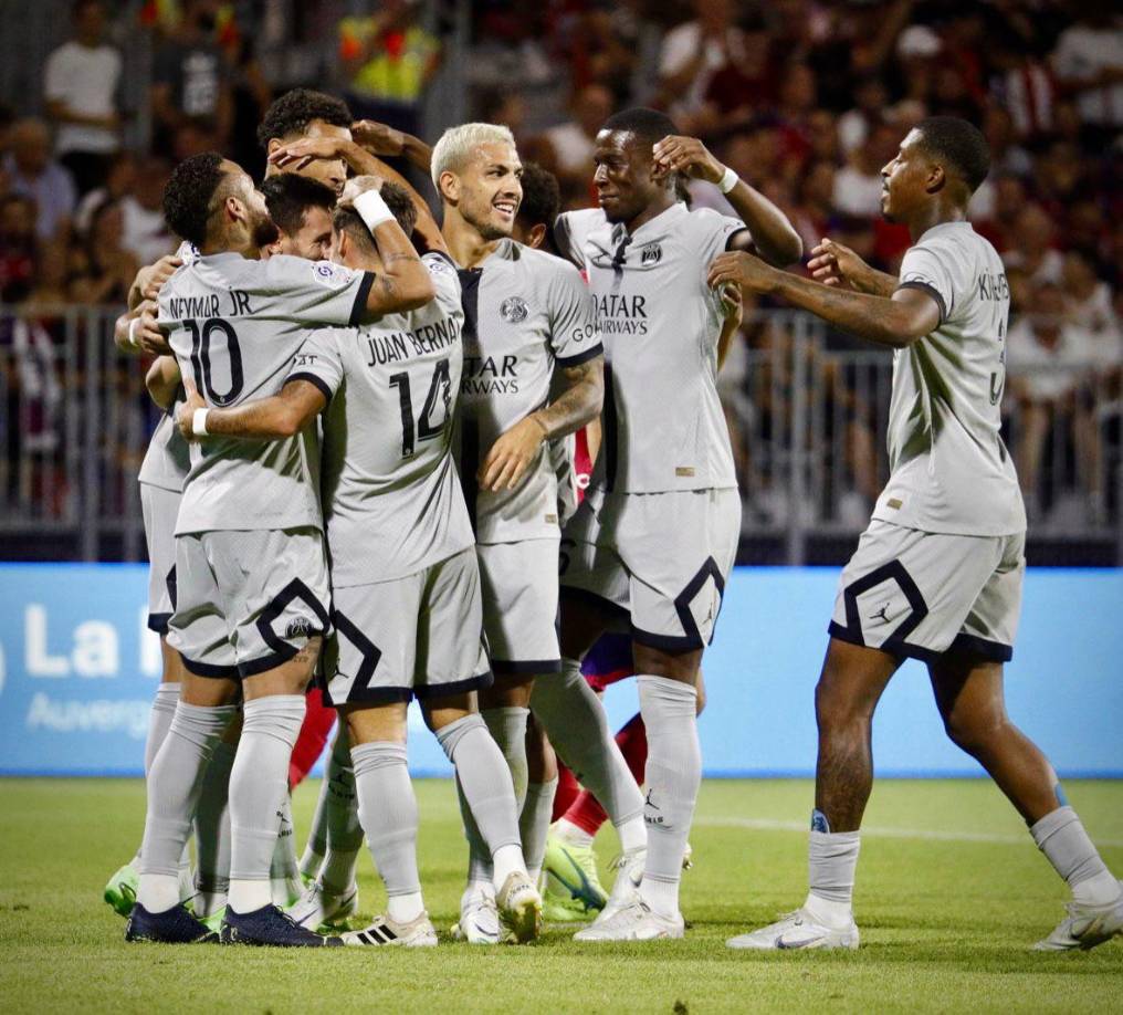 En un partido mágico de Neymar, permitió a Marquinhos marcar de cabeza el tercero a siete minutos del descanso.