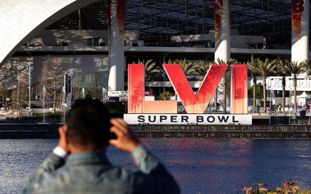 Indigentes y violencia, la cara que oculta Los Ángeles antes del Super Bowl