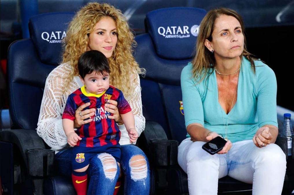 Montserrat Bernabéu, la madre de Gerard Piqué, ya mantiene una relación cercana con Clara Chía Martí, la nueva pareja de su hijo. 