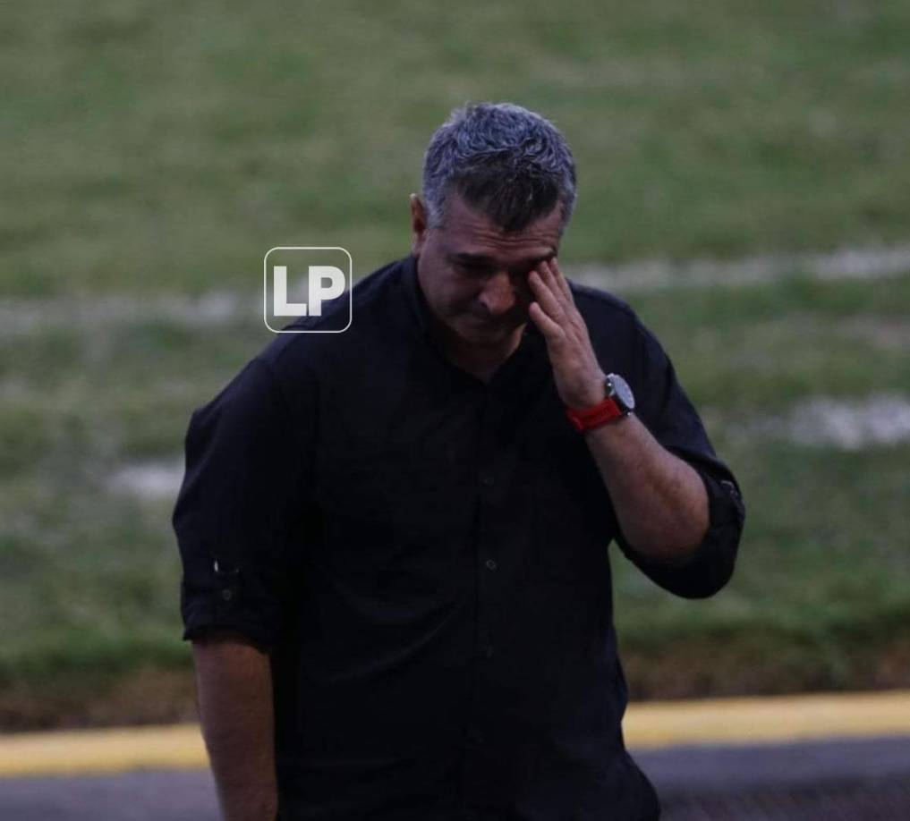 Diego Vázquez rompió a llorar tras el gol de Roberto Moreira.