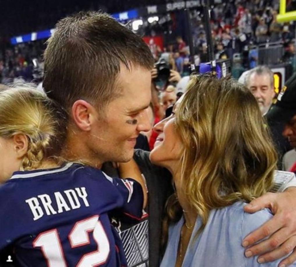 ¡Mi tarjeta del día de San Valentín y mi número uno... feliz día de San Valentín! escribió Tom Brady para demostrarle su amor a la modelo Gisele Bundchen.