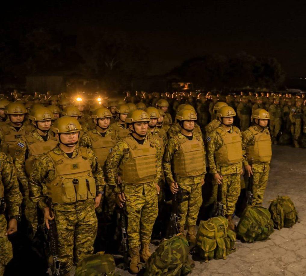 “Que sepan todas las ONG de ‘derechos humanos, que vamos a arrasar con estos malditos asesinos y sus colaboradores, los meteremos en prisión y no saldrán jamás”, publicó en Twitter el mandatario.