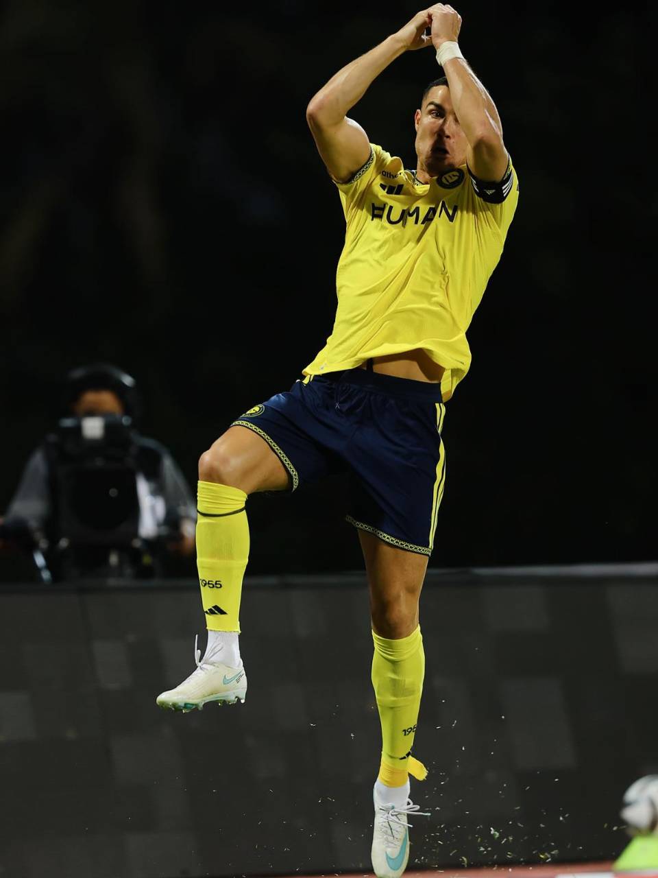Cristiano Ronaldo celebrando su gol 982 en su carrera y el 134 con el Al Nassr.