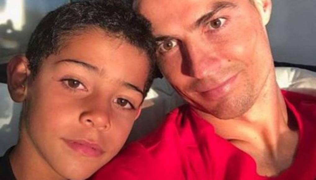 Cristiano Ronaldo ha encontrado en su hijo a un perfecto compañero, con el que comparte estilo.