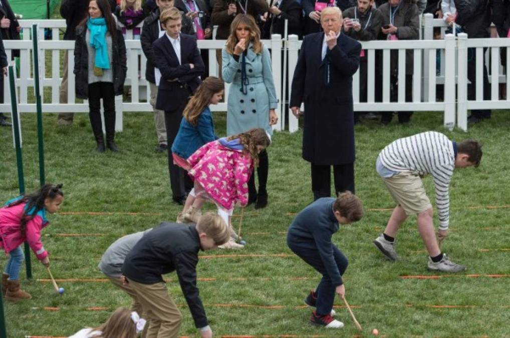 La pareja presidencial dio el pitazo para el arranque de la tradicional carrera de Pascua.