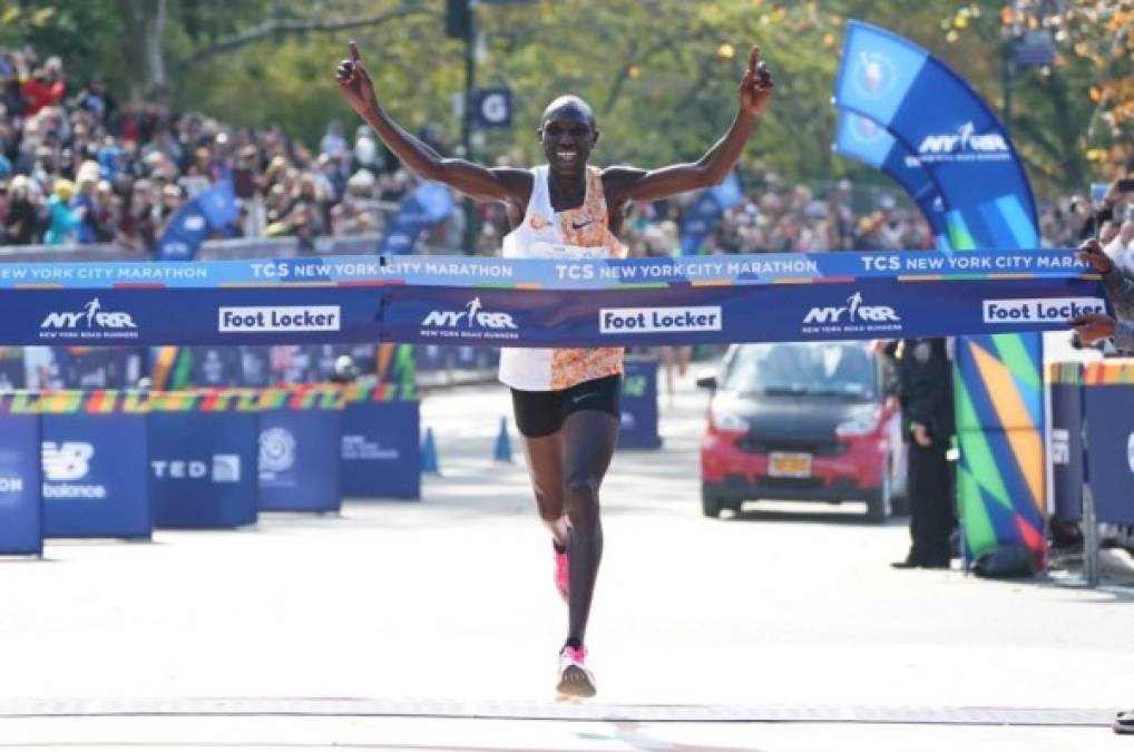 El keniano Geoffrey Kamworor se quedó con la medalla dorada luego de 2:08:13 de carrera, el keniano de 26 años cruzó la meta en primer lugar, y se consagró como el mejor por segunda vez en los últimos tres años.