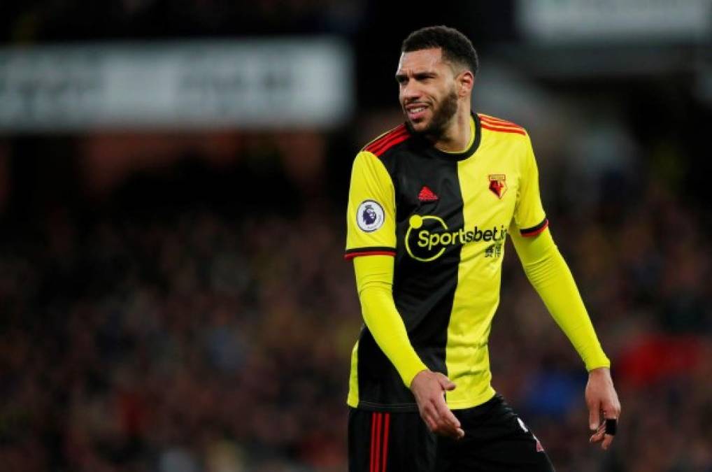 El mediocampista francés Étienne Capoue está cerca de dejar el Watford con rumbo a la Liga Española. El futbolista ya pedido al club inglés abandonar el equipo mediante un 'Transfer Request'. <br/><br/>El Watford negocia con el Valencia la posible incorporación del jugador al equipo español.