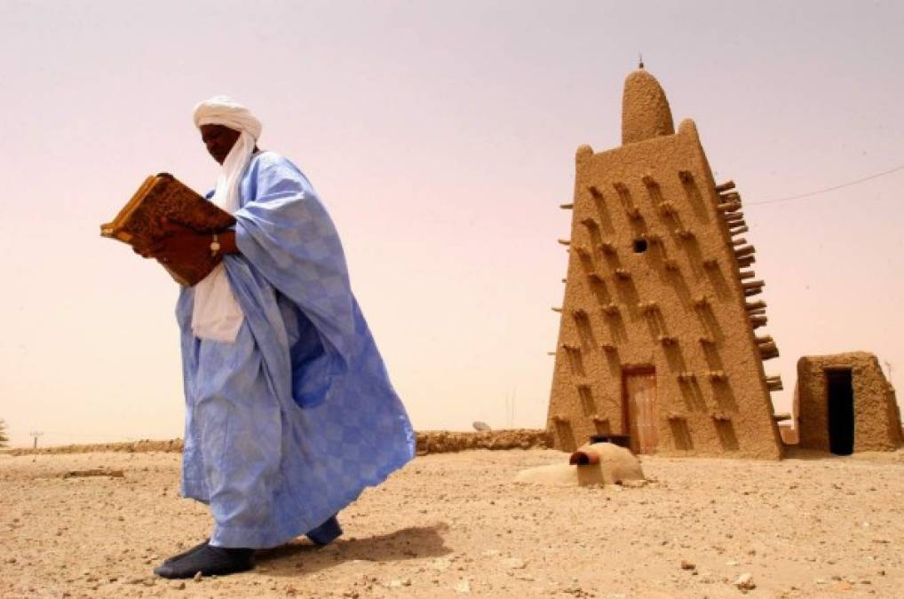 TIMBUCTÚ, MALI.<br/>Esta antigua ciudad, ubicada en un cruce de rutas comerciales en el desierto del Sahara, es a menudo afectada por enormes tormentas de arena. Cuando eso sucede, el temómetro puede escalar hasta los 54°C.