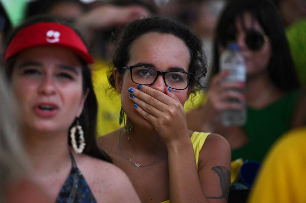 En Brasil, donde el fútbol es casi una religión, el fin de semana que se había ampliado con la “venia de los jefes” ya no será igual tras la derrota de la Canarinha.
