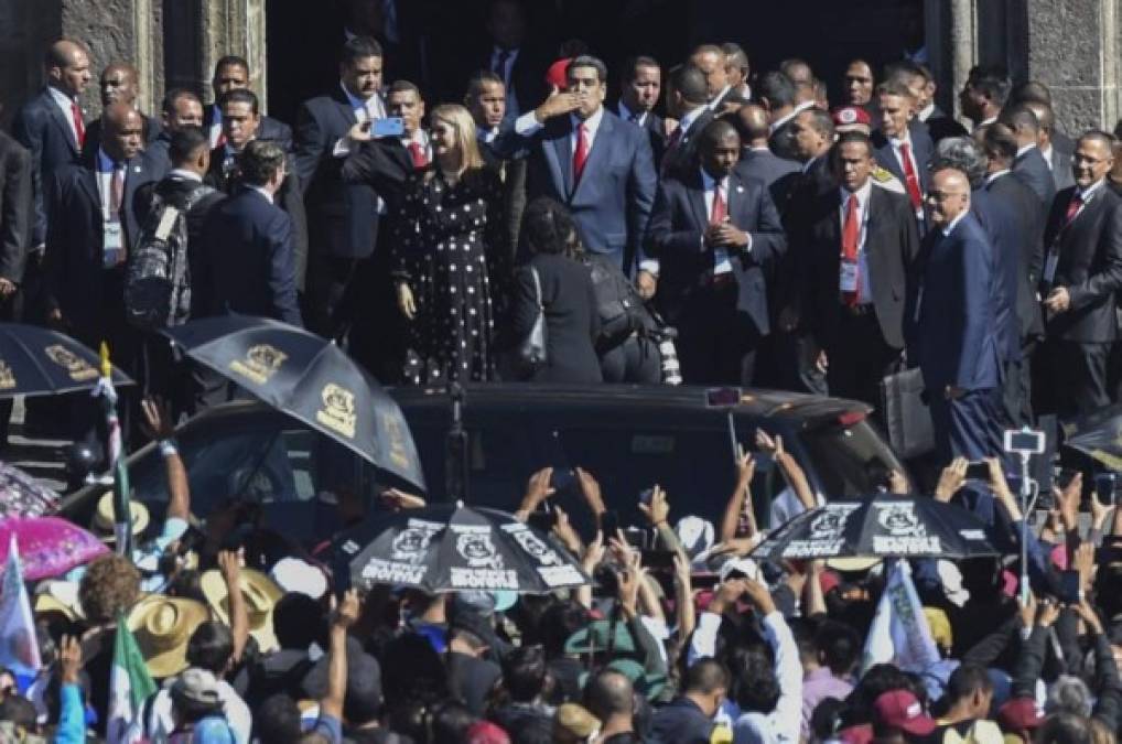 El presidente de Venezuela, Nicolás Maduro llegó después de los actos de la toma de posesión.
