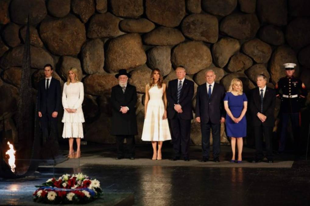 La primera hija, Ivanka Trump y su esposo, el asesor presidencial Jared Kushner, acompañaron al presidente durante el homenaje a las víctimas del holocausto.