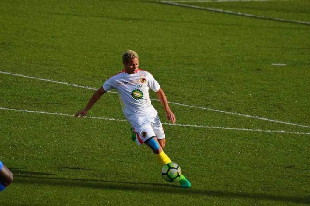 Olger Jesús Venecia: Lateral colombiano de 27 años de edad que se ha convertido en nuevo refuerzo del Vida. Ha militado en la tercera división de Portugal y en varios clubes de su país.<br/>