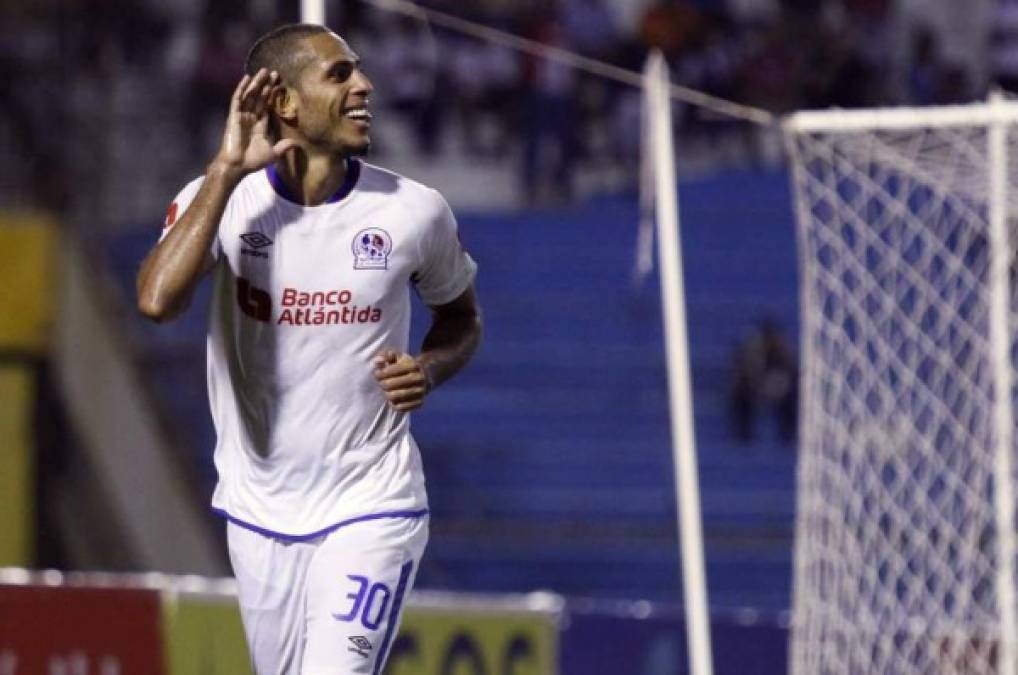 Eddie Hernández: El delantero hondureño podría ser el reemplazo de Jorge Benguché en Olimpia. El atacante en la última campaña militó en Arabia Saudita.